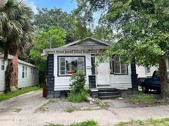 2nd image of 1322 7TH Street W