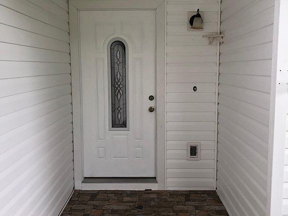 2nd image of 3827 Woodburn Loop W