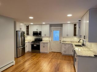 684 Lawrence St #684, Lowell, MA 01852