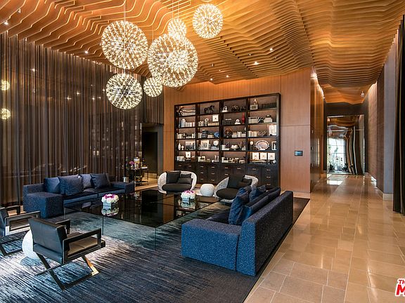 5th image of 6250 Hollywood Blvd Unit 4D