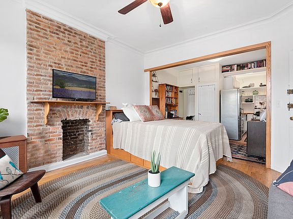 2nd image of 305 Prospect Pl APT 4A