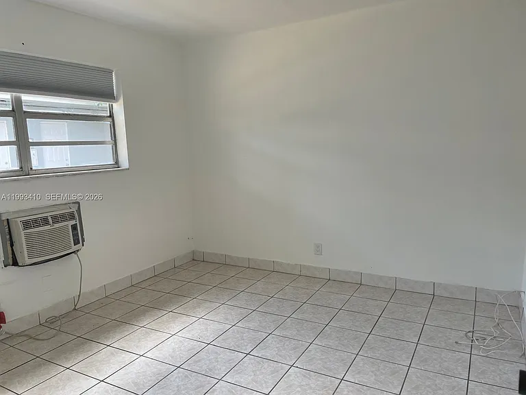 6025 Polk St #8 — Photo 4