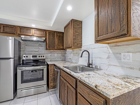4th image of 280 Glen Way #58E60B938