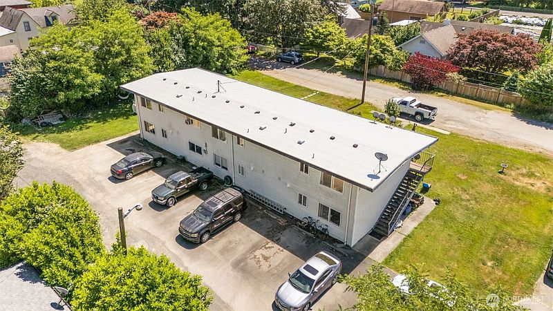 2nd image of 31624 W Rutherford Street