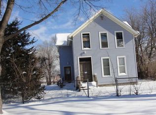 1102 8th St, Rockford, IL 61104