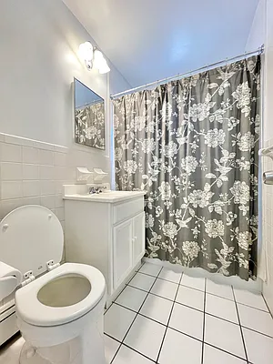 Rented by Keller Williams NYC | media 17