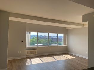 800 4th St SW APT N819, Washington, DC 20024