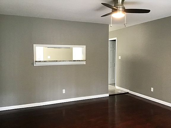4th image of 748 Lookout Dr