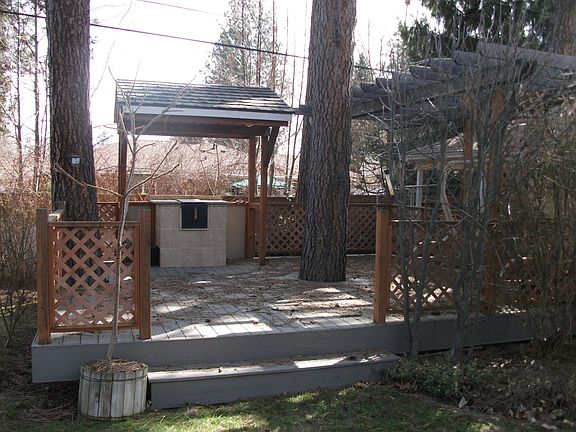 Porch with wood fire BBQ