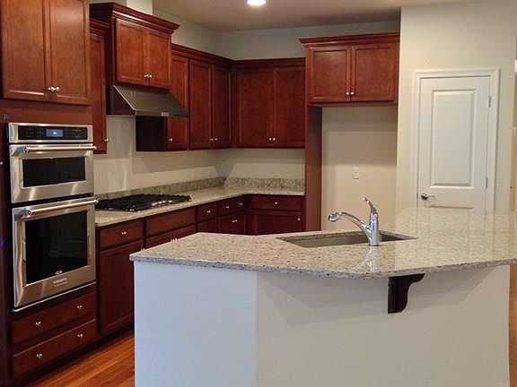 3rd image of 50 Kensington #333
