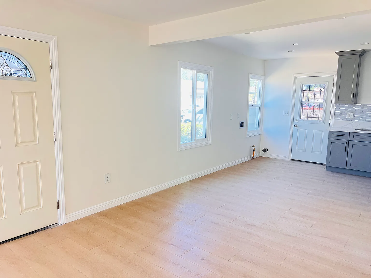 4 bed, 1365 sqft, $4,500 — Photo 2