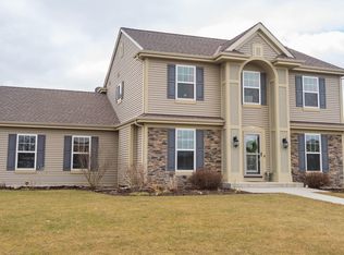 1047 W Monroe Ave, Hartford, WI 53027
