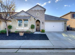 3468 N El Molino Ave, Clovis, CA 93619