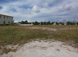 12642 Grand Oaks Dr, Davie, FL 33330