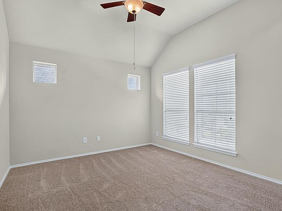 5th image of 2541 Hadley St