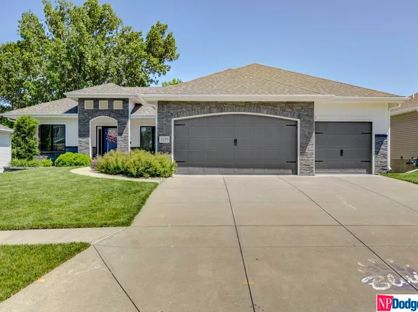 2296 Fieldcrest Dr, Blair, NE 68008