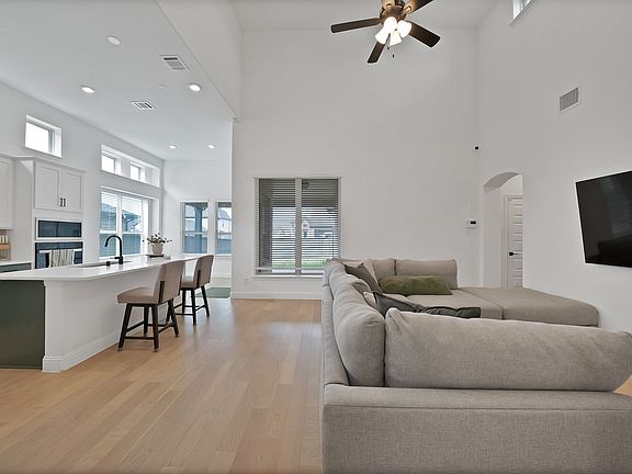 5th image of 3513 Burdock Ln