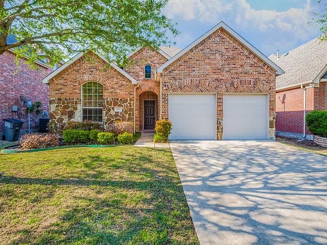 1st image of 307 Highland Fairway Ln