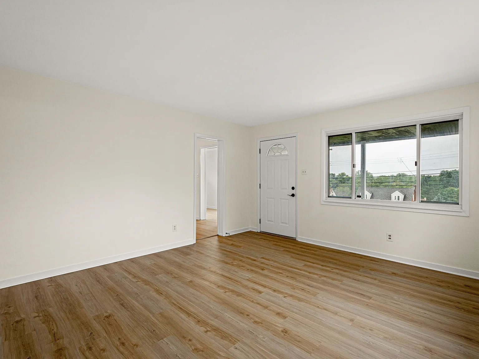 Freshly updated 2-bedroom, 1-bath home in a quiet Westview neighborhood, available October 1, 2026! — Photo 2