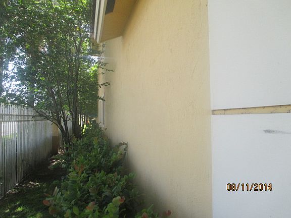 3rd image of 1700 SW 81st Way