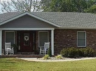 6420 Ash Dr, Moro, IL 62067