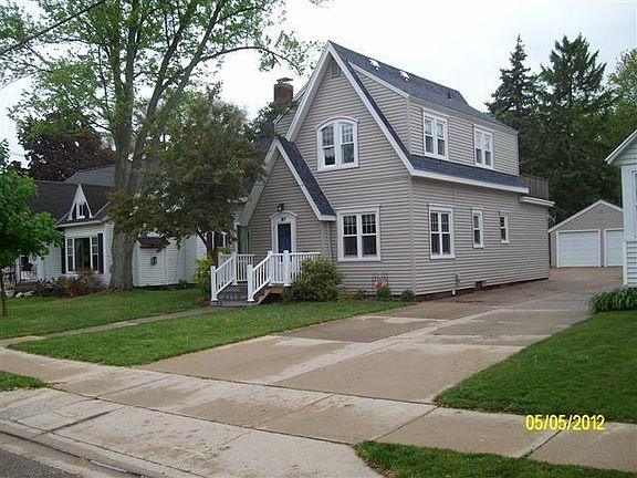 2nd image of 87 W Lawrence Ave