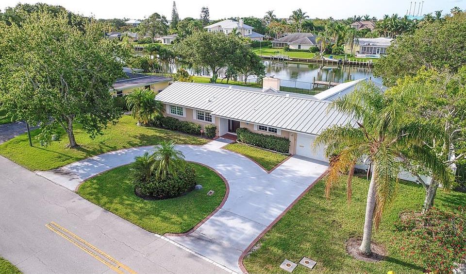 1st image of 29 Sea Horse Ln