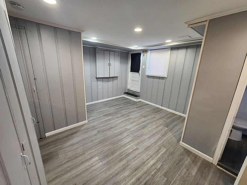 2nd image of 3542 Juneway