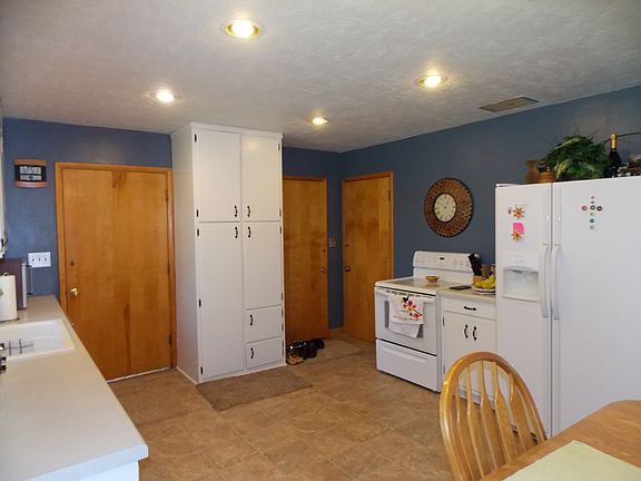 3rd image of 3700 Grandview Blvd