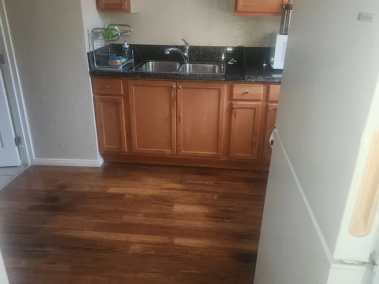 Kitchen,bamboo floors, granite counters