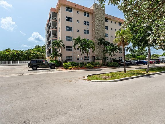 3rd image of 1830 Dixieanna Street #602