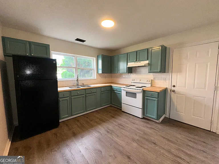 600 W Main St — Photo 4