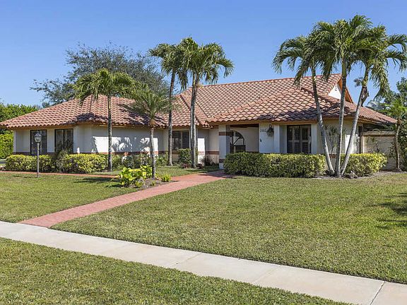 3rd image of 2113 Greenview Cove Dr