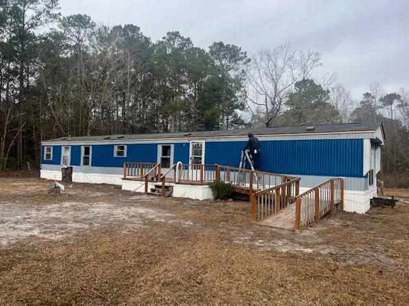 (undisclosed Address), Maple Hill, NC 28454