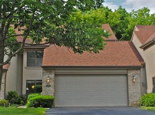 209 Bright Ridge Dr, Schaumburg, IL 60194