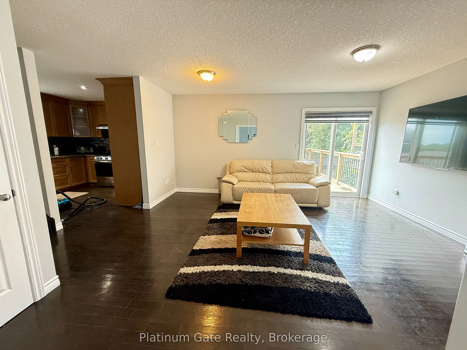 4 bed, $3,200 — Photo 3