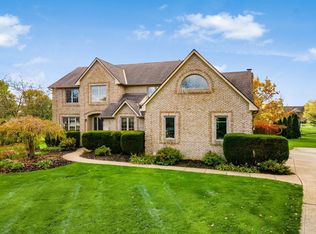 2333 Ashbury Close, Powell, OH 43065