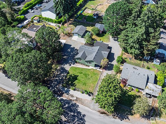 3rd image of 6411 Lake Grove Street SW