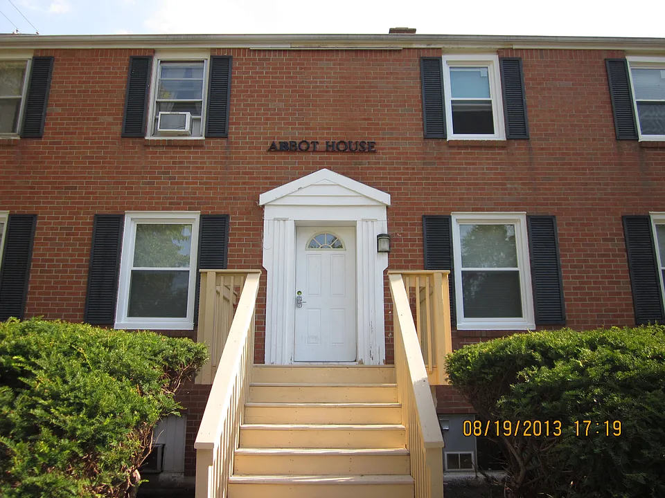 955 Abbot Rd #4