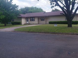 100 Linden St, Burkburnett, TX 76354