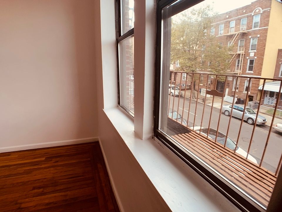 1st image of 25-55 33rd St #2AZ