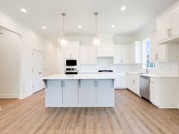 7th image of this home