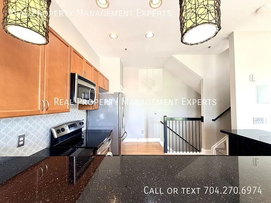 **Move In Special Beautiful 2br/2ba Condo In Uptown Charlotte! — Photo 3
