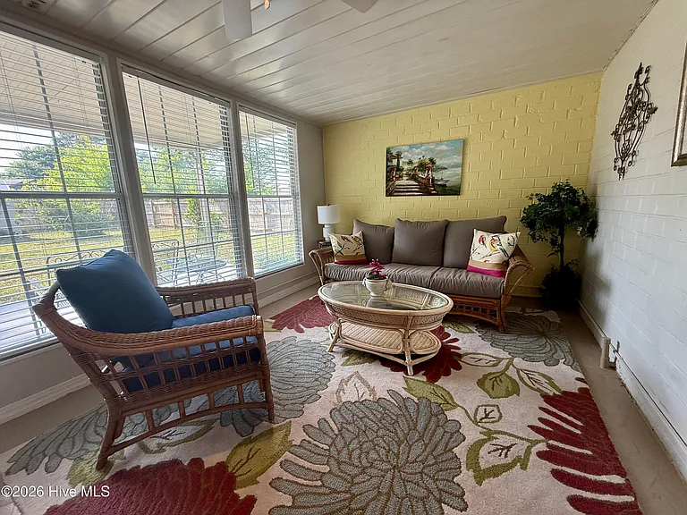 2514 Elderberry Dr — Photo 11