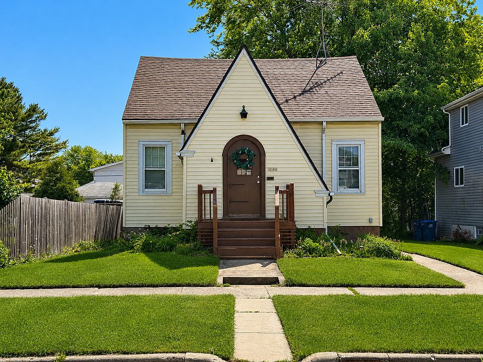 1st image of 1141 Victoria Ave