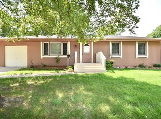 214 SE Brentwood Dr, Lees Summit, MO 64063