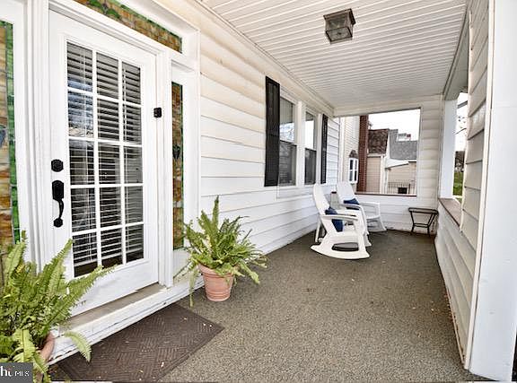 3rd image of 4221 Cardwell Ave