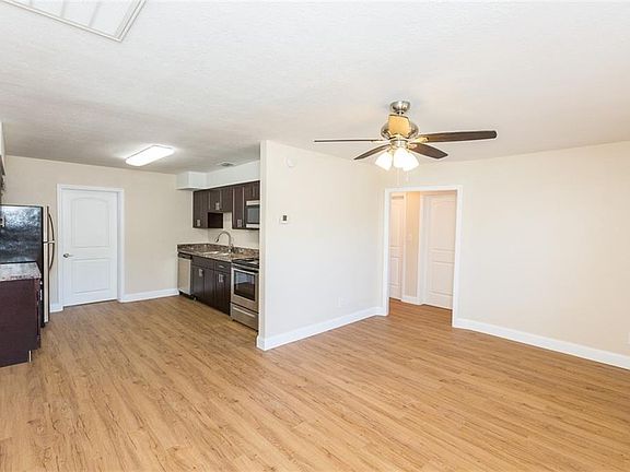 4th image of 413 Keat Ave