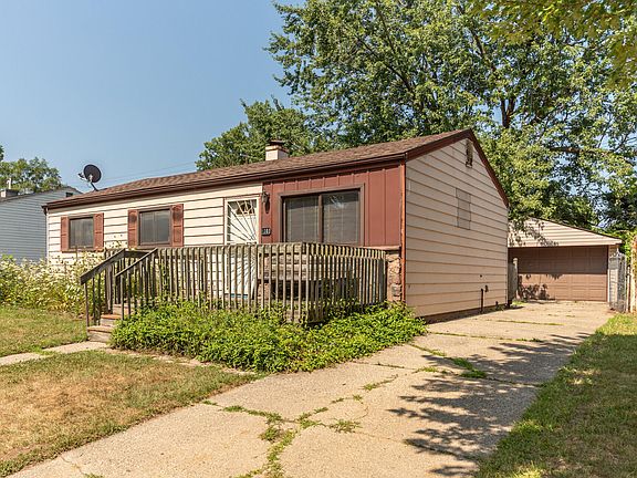 3rd image of 1305 Rambling Rd