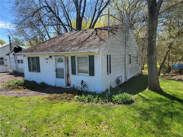 3182 Cold Springs Rd, Baldwinsville, NY 13027